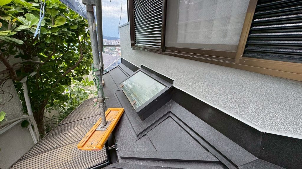 天窓付き下屋の全景